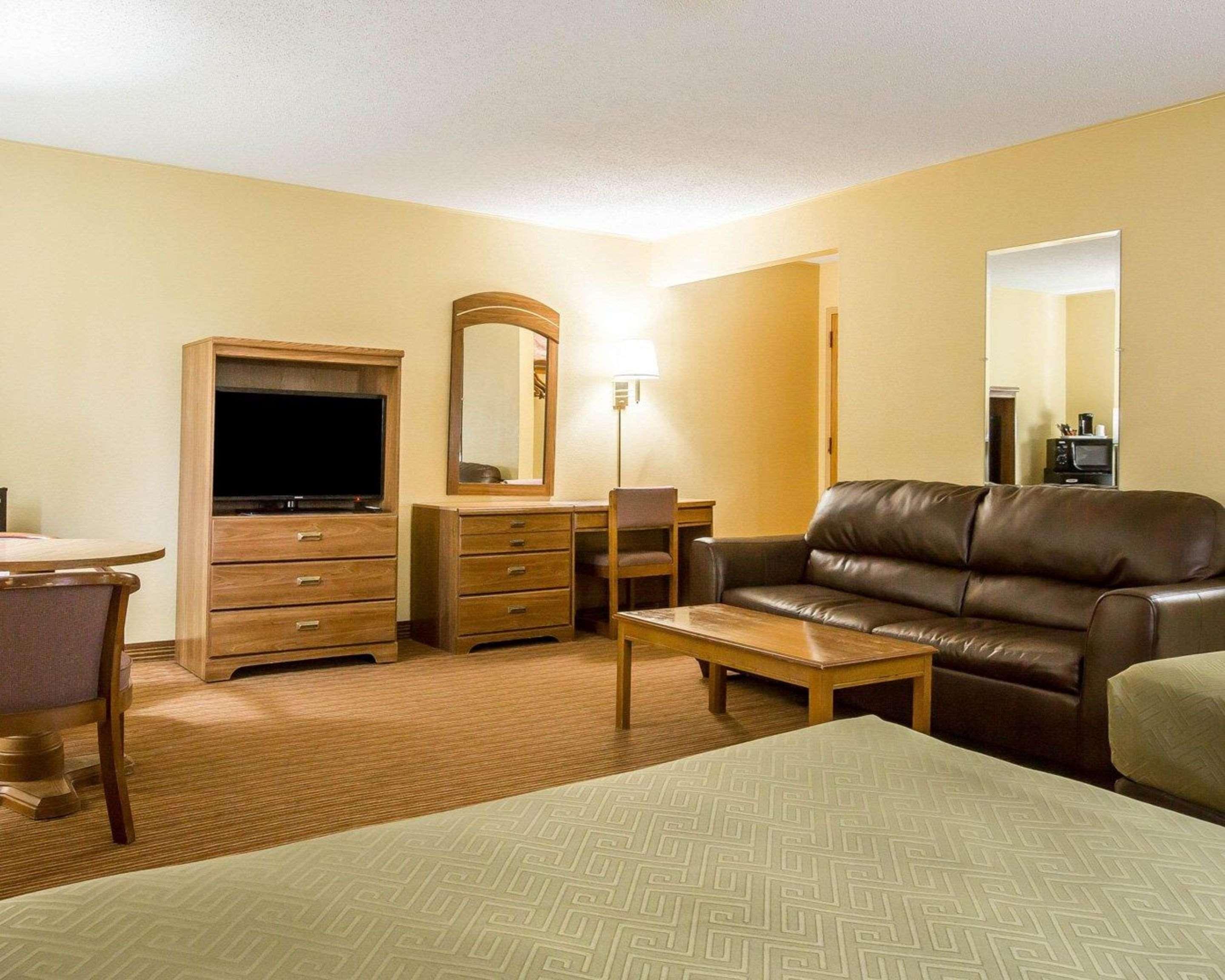 Surestay By Best Western Massena Luaran gambar